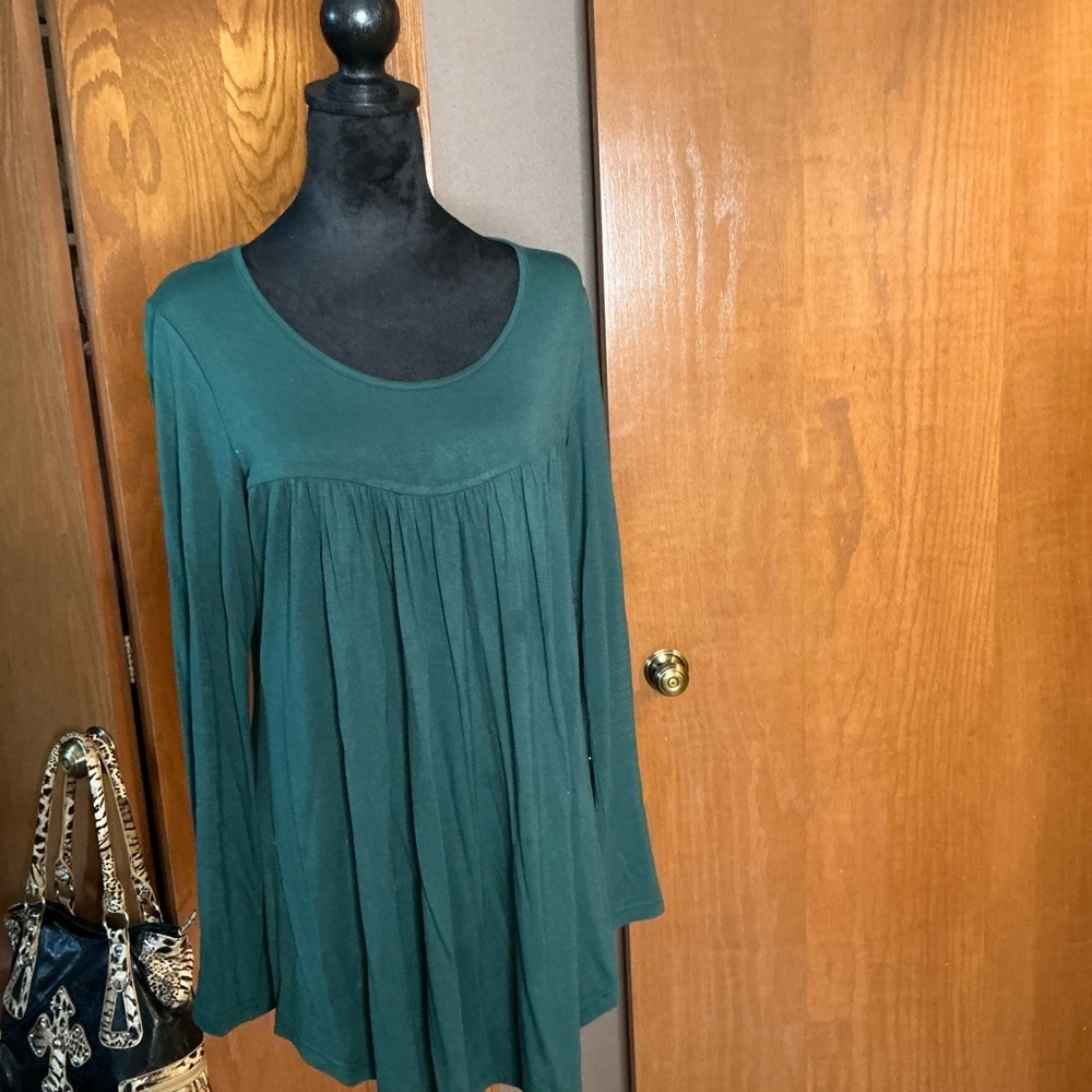 Women’s Green Top